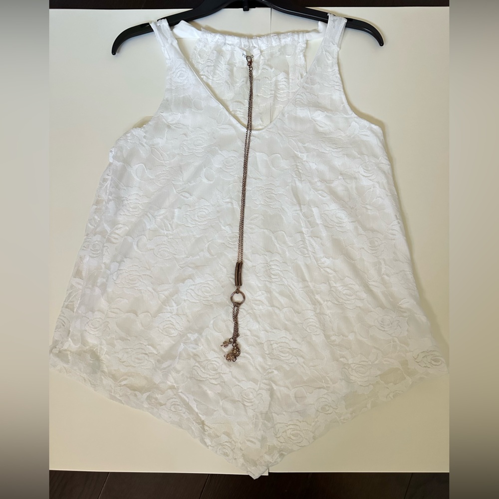 Womens lace flowy tank top